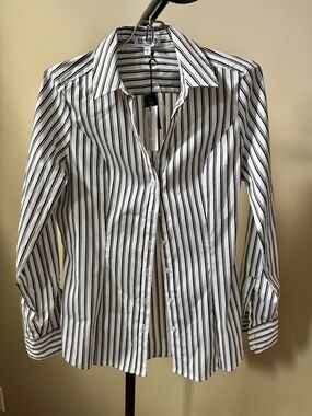 Express Ultimate Essential Shirt, Black and White Striped Button-Down Shirt